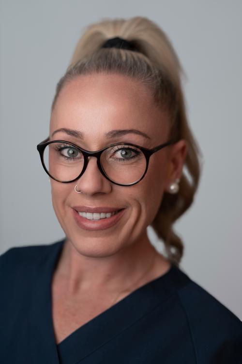 Dentalassistentin Olaya Fern&aacute;ndez